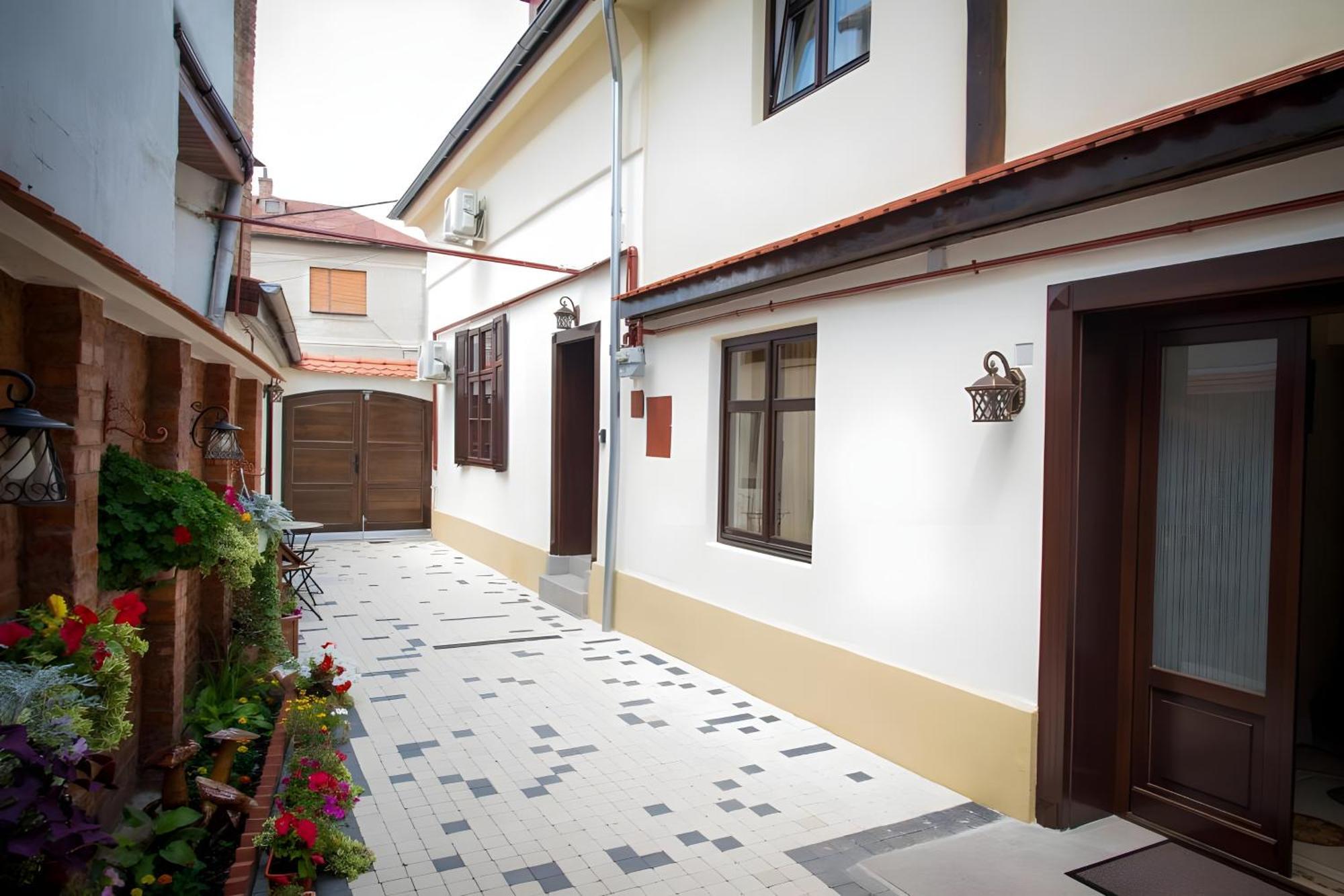 Cochet House Sibiu Aparthotel Εξωτερικό φωτογραφία